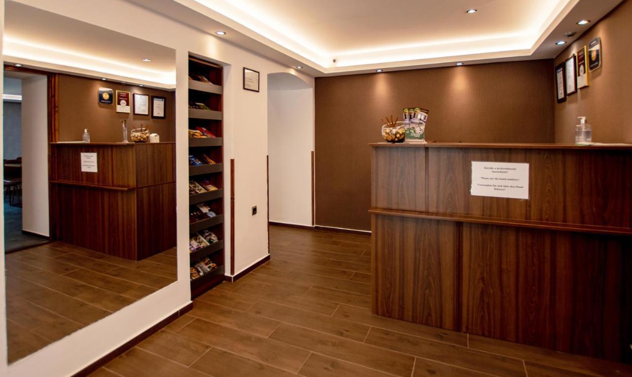 Vén Diófa De Lux Panzió Bed & Breakfast Szeged