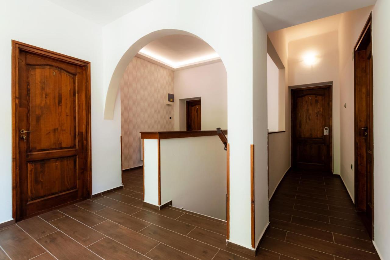 Vén Diófa De Lux Panzió Bed and breakfast 4*