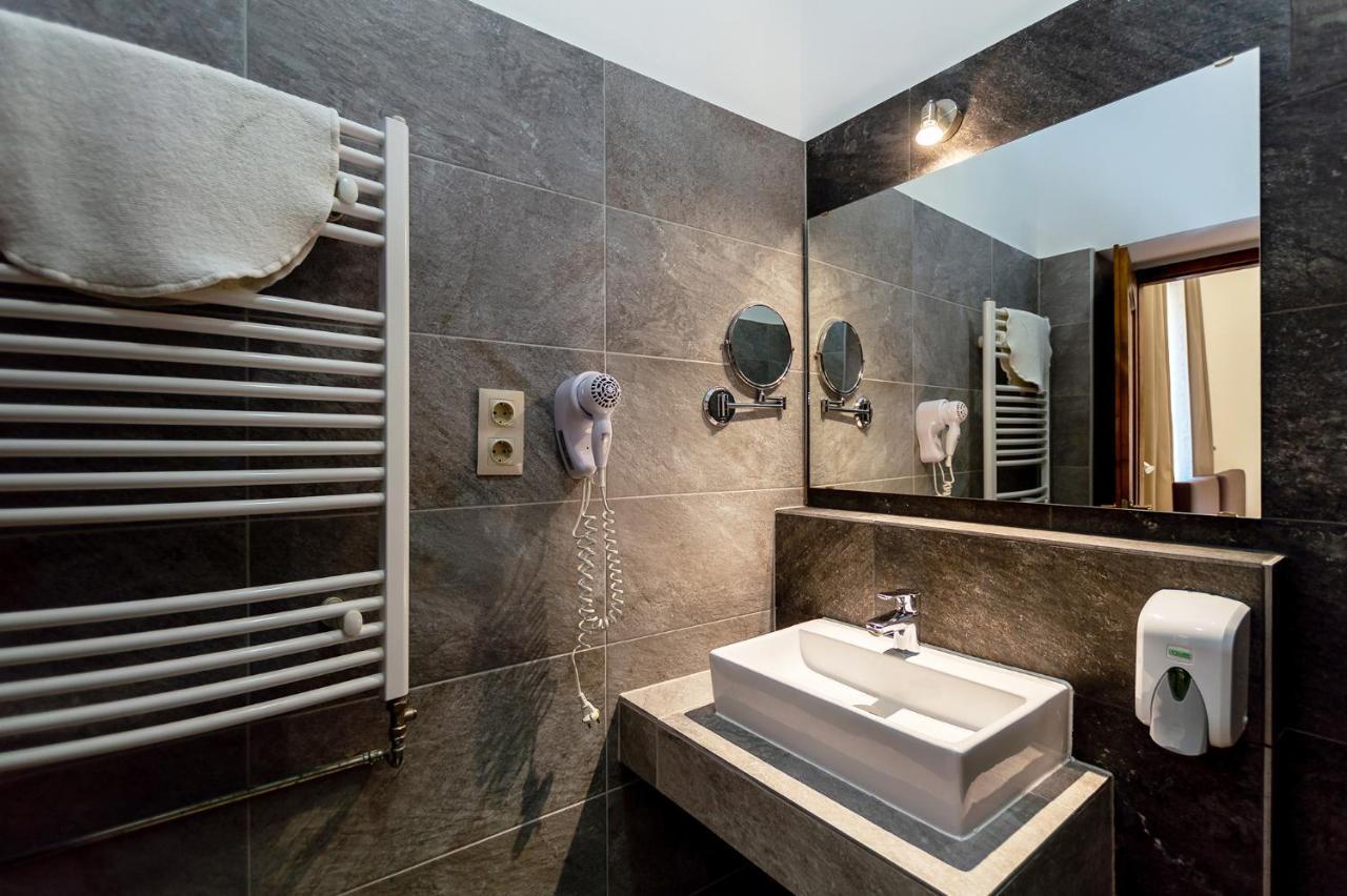 Vén Diófa De Lux Panzió 4* Szeged