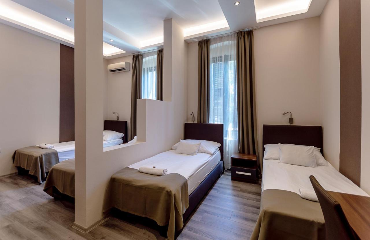Frühstückspension Vén Diófa De Lux Panzió 4*