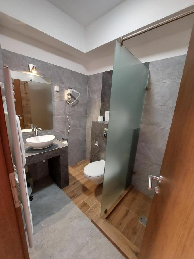 Vén Diófa De Lux Panzió Bed & Breakfast