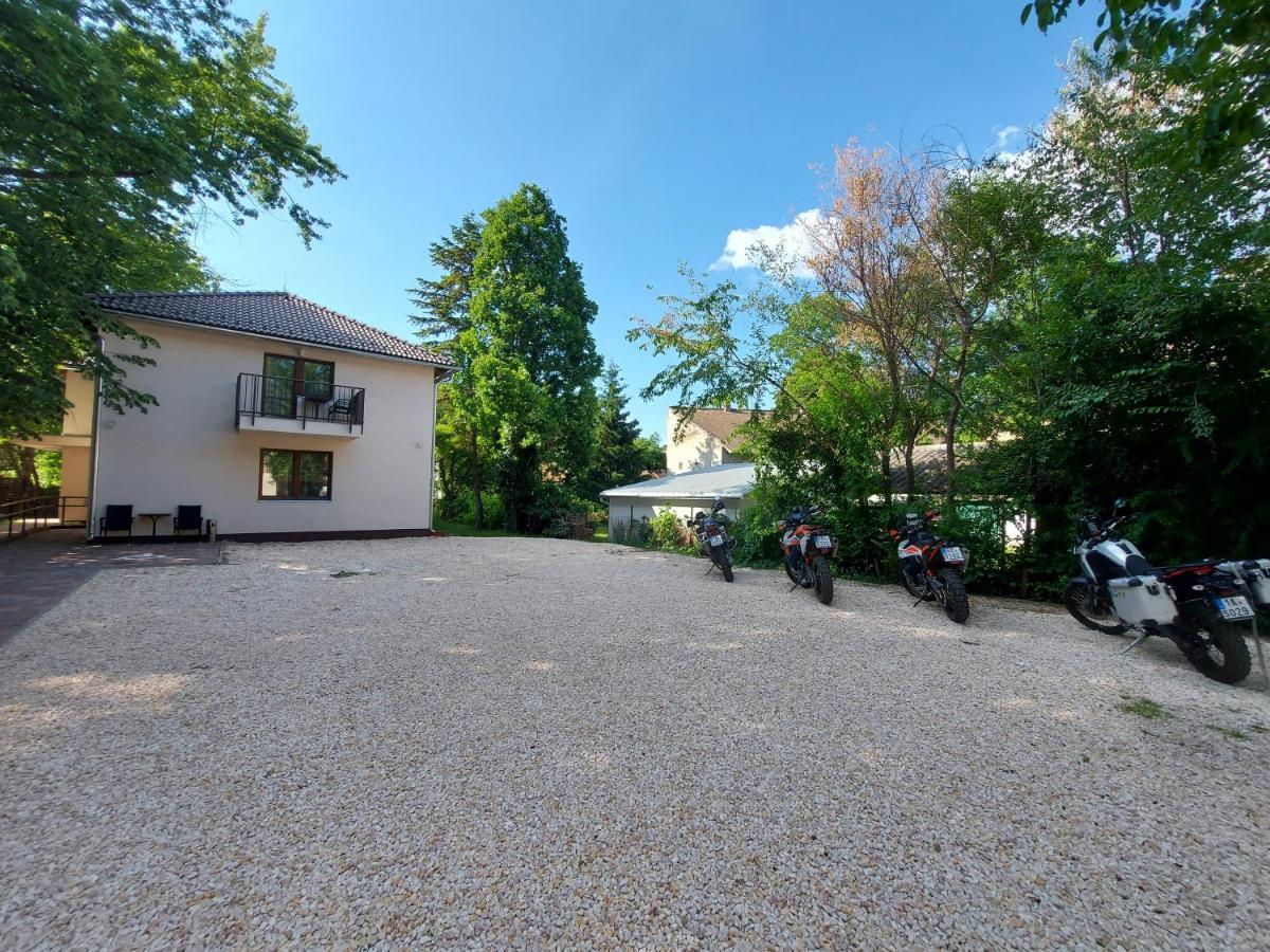 Vén Diófa De Lux Panzió Bed & Breakfast Szeged
