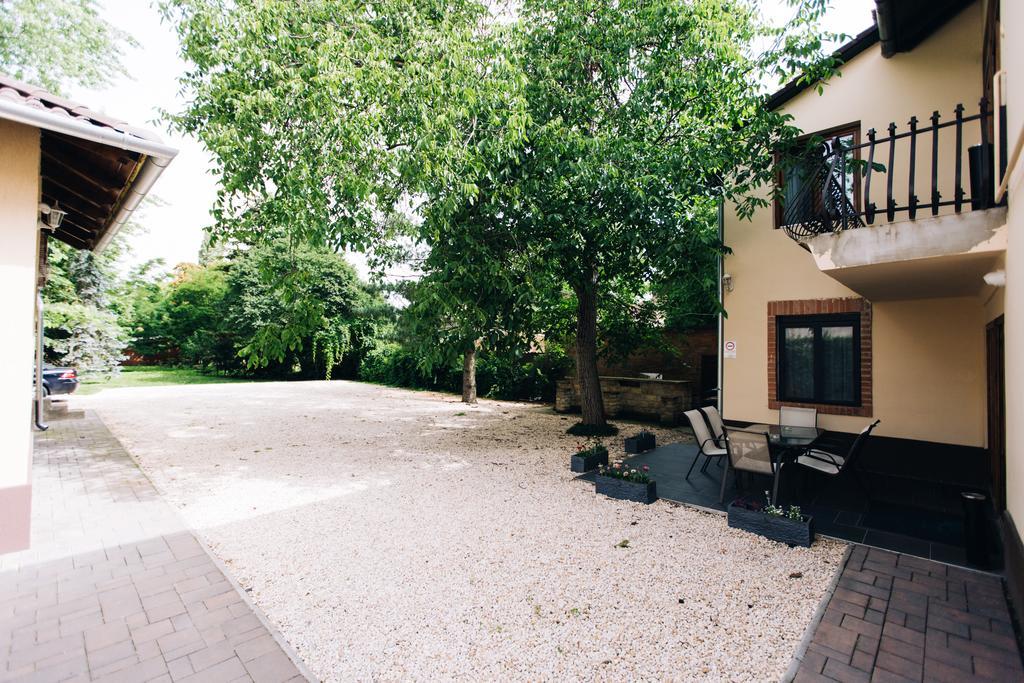 Bed & Breakfast Vén Diófa De Lux Panzió Szeged