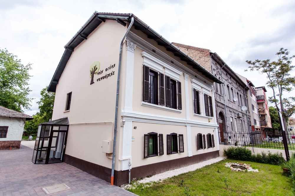 Vén Diófa De Lux Panzió 4* Szegedin
